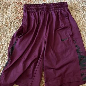 Men’s size Small Nike Shorts Maroon with pockets